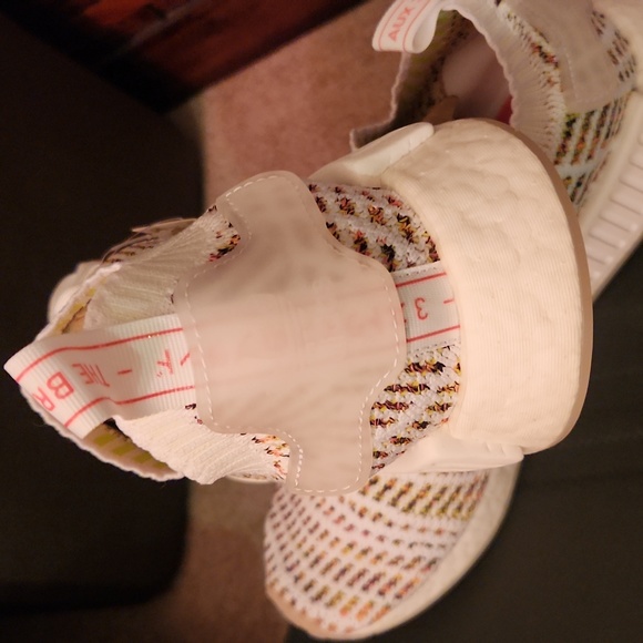 Adidas NMD R1 - Picture 2 of 6